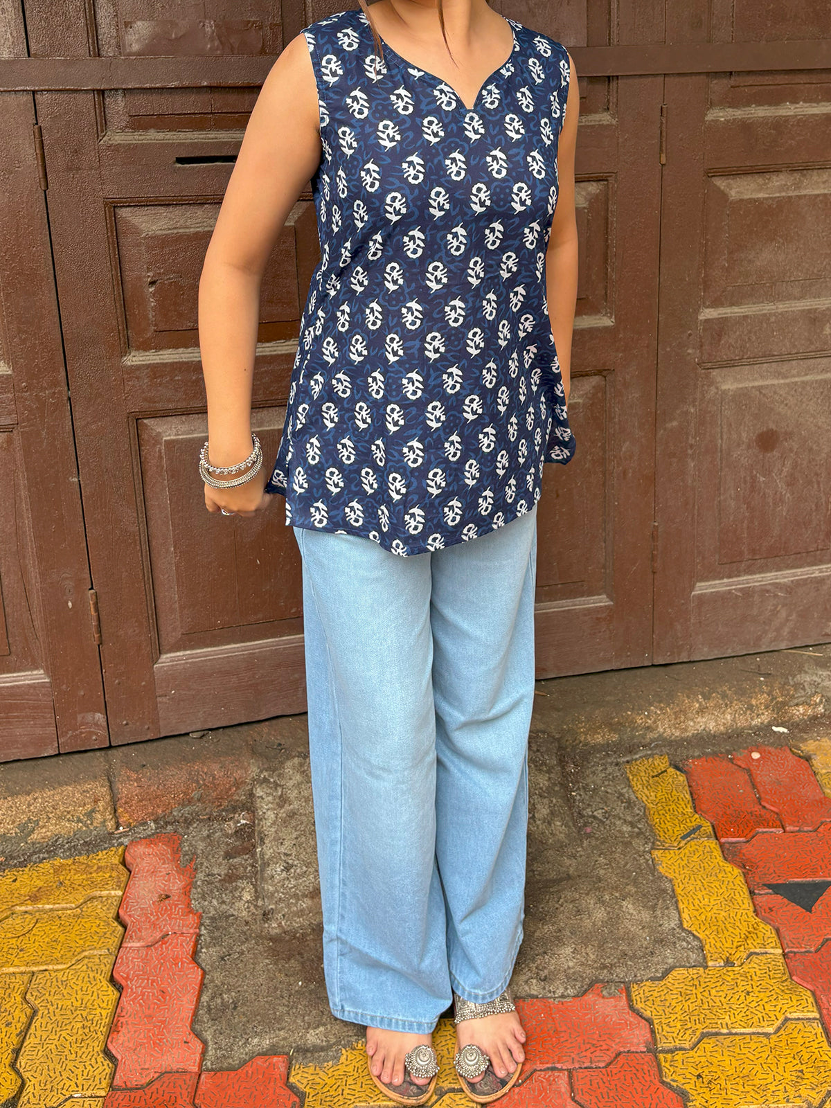 Neelam Sleeveless Short Kurti