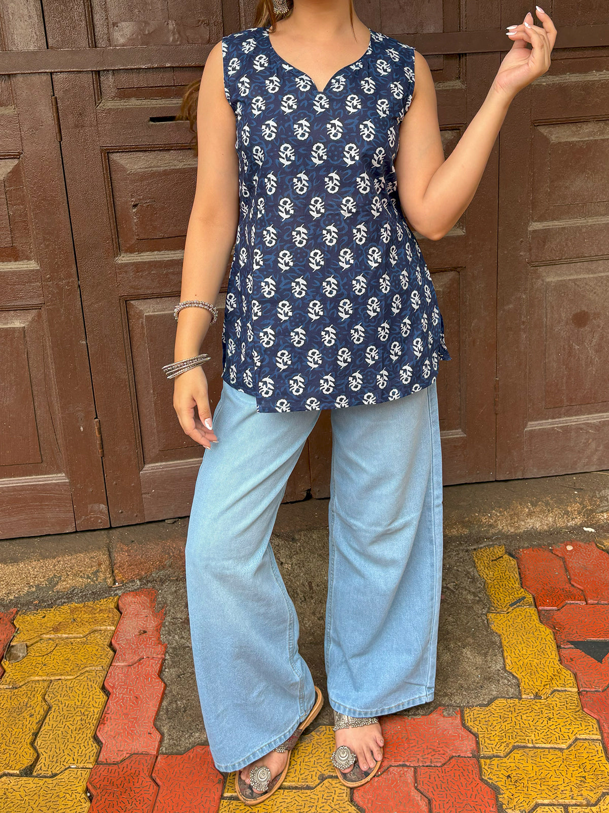 Neelam Sleeveless Short Kurti