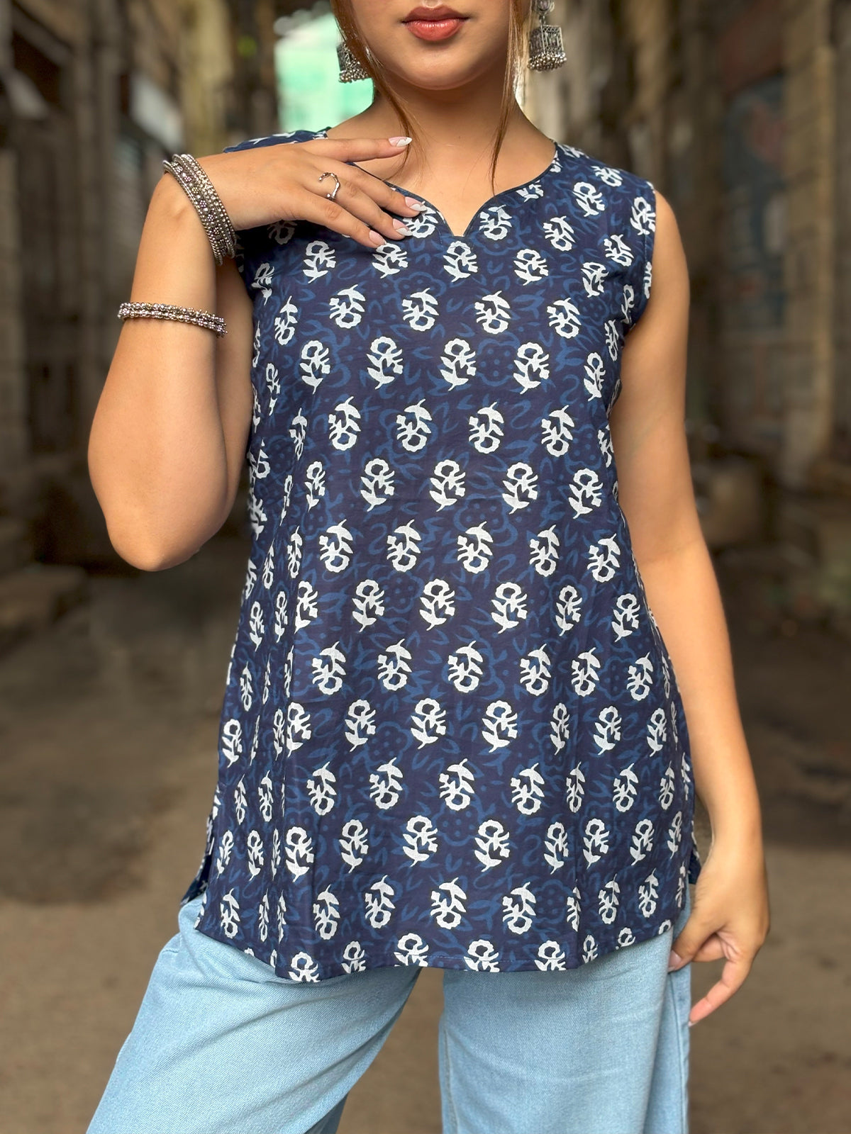 Neelam Sleeveless Short Kurti