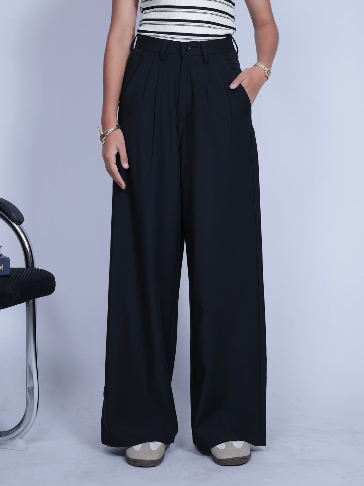Black Double Pleated Korean Pant