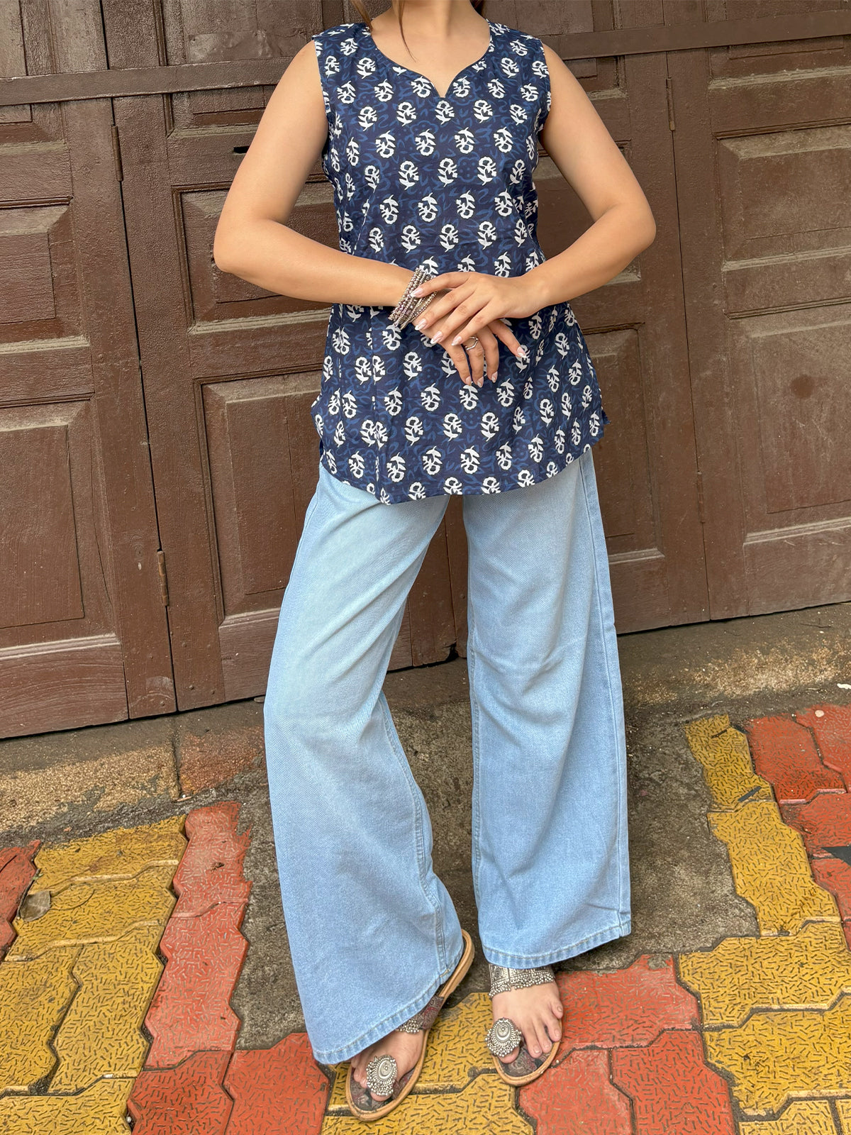Neelam Sleeveless Short Kurti