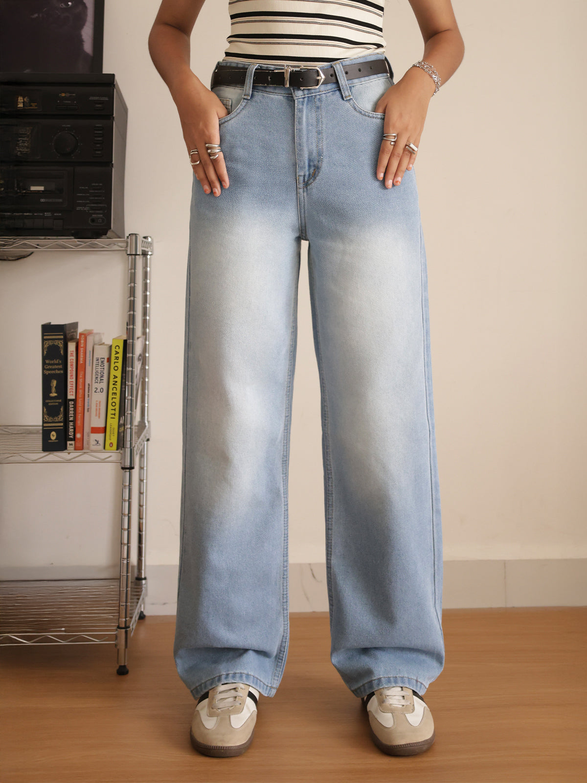 Light Washed Straight Fit Jeans