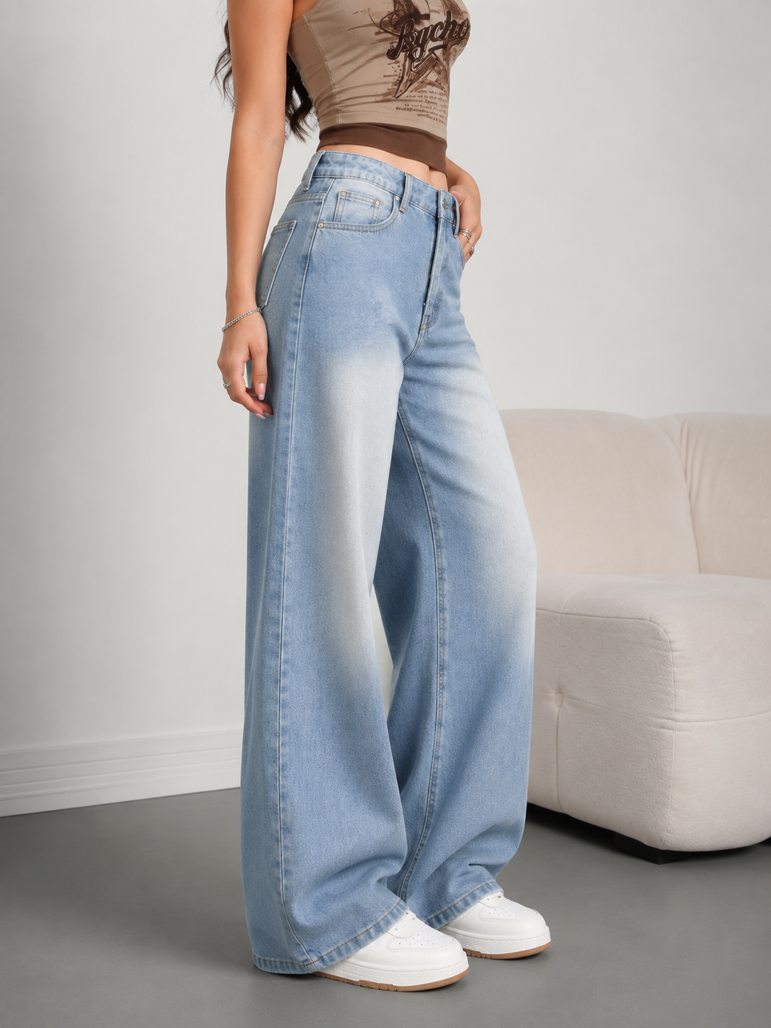 Light Washed Straight Fit Jeans