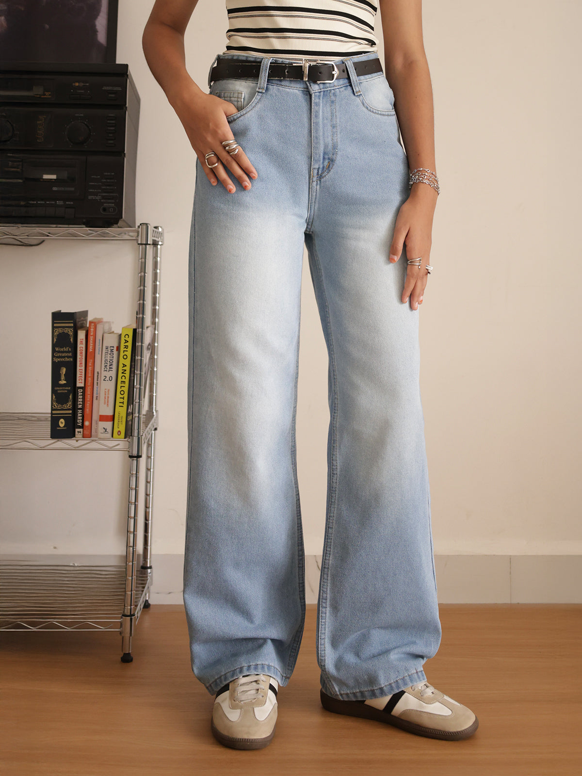 Light Washed Straight Fit Jeans