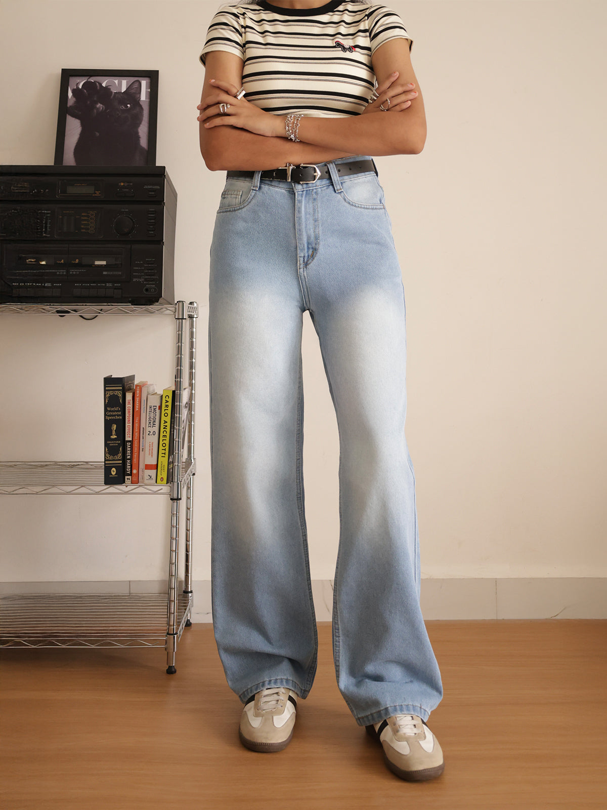 Light Washed Straight Fit Jeans