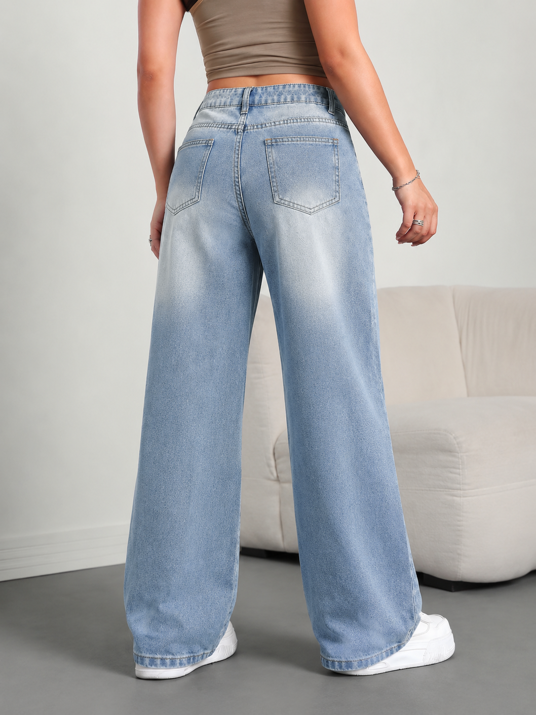 Light Washed Straight Fit Jeans