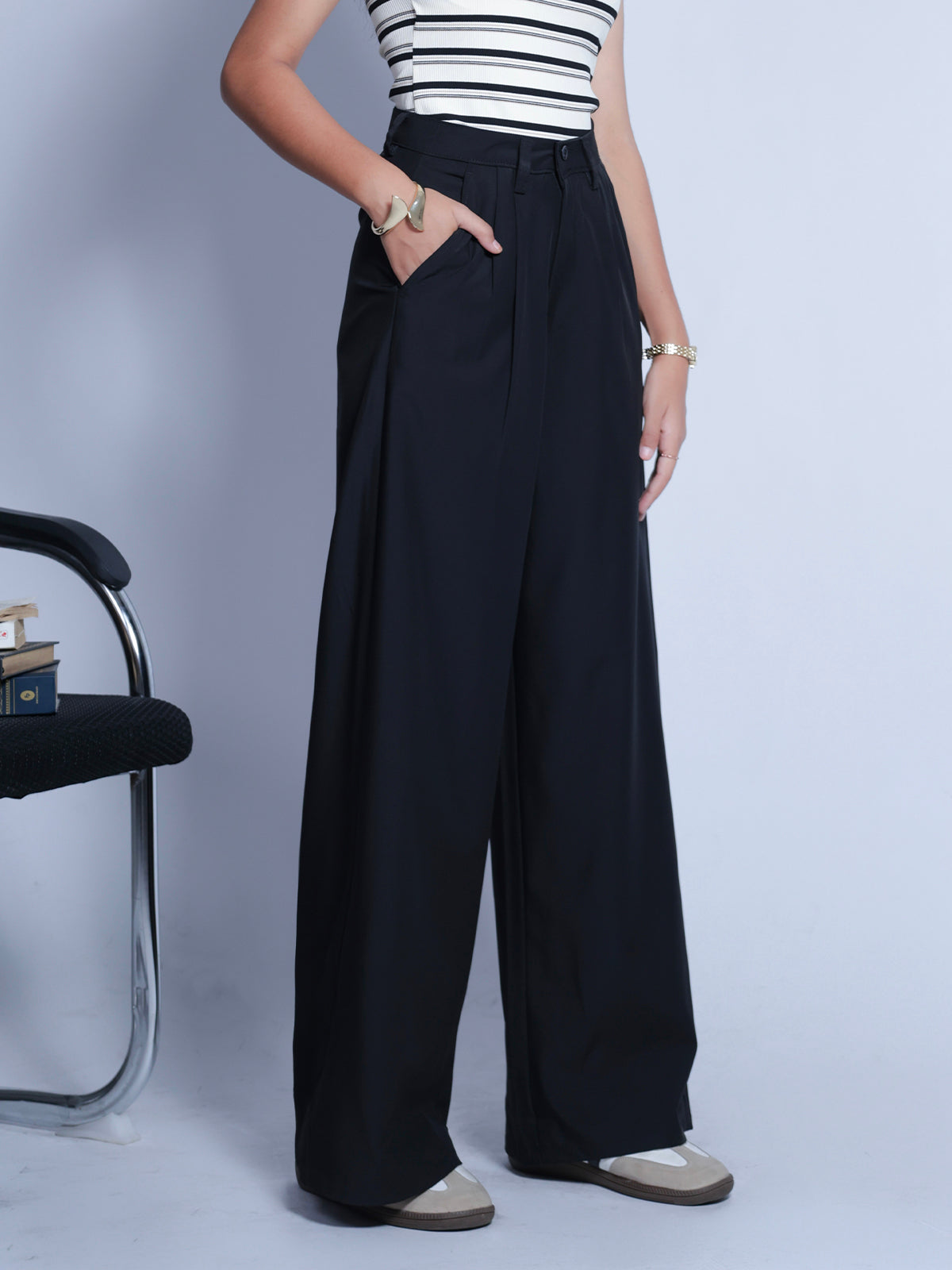 Black Double Pleated Korean Pant