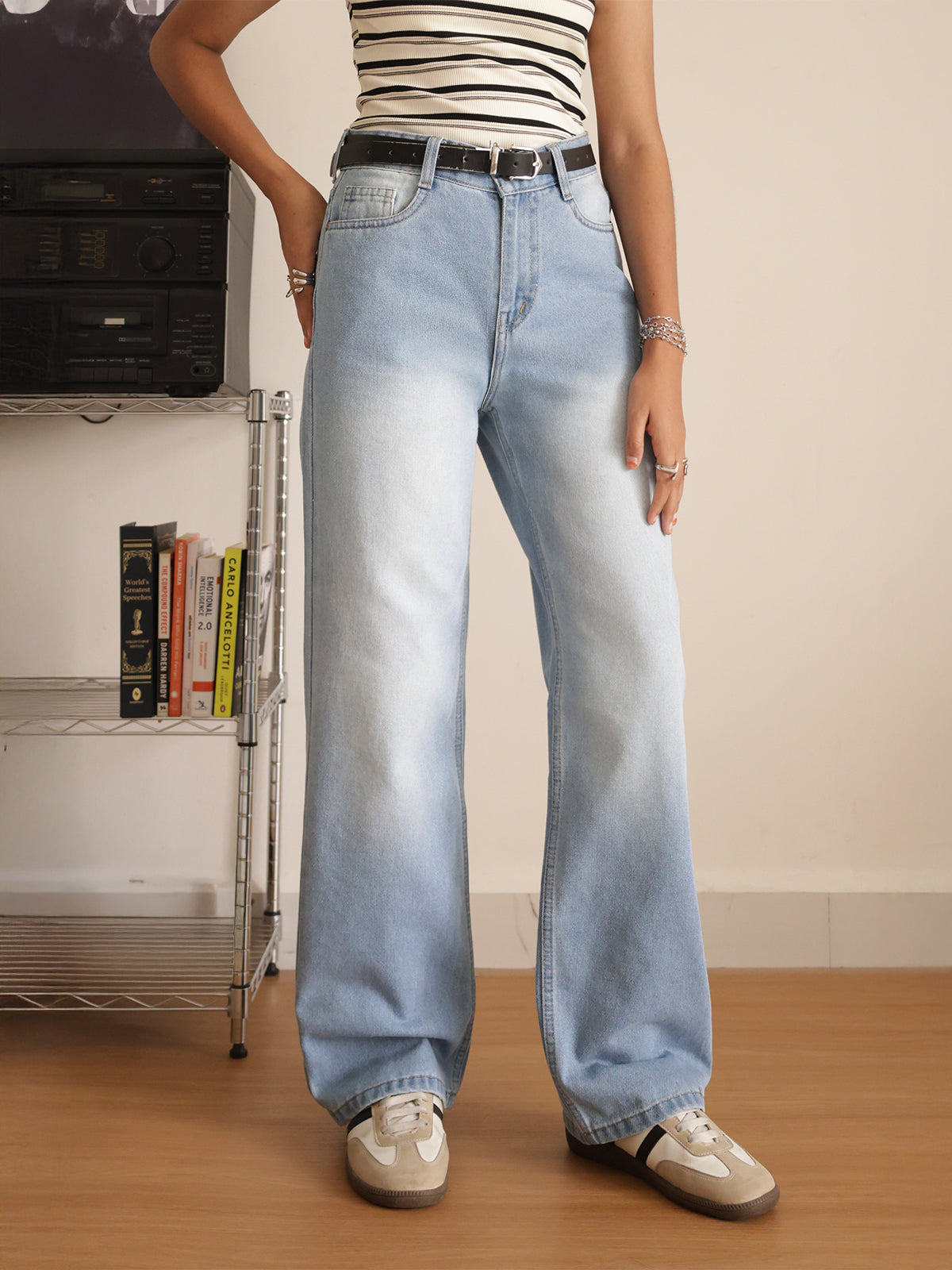 Light Washed Straight Fit Jeans