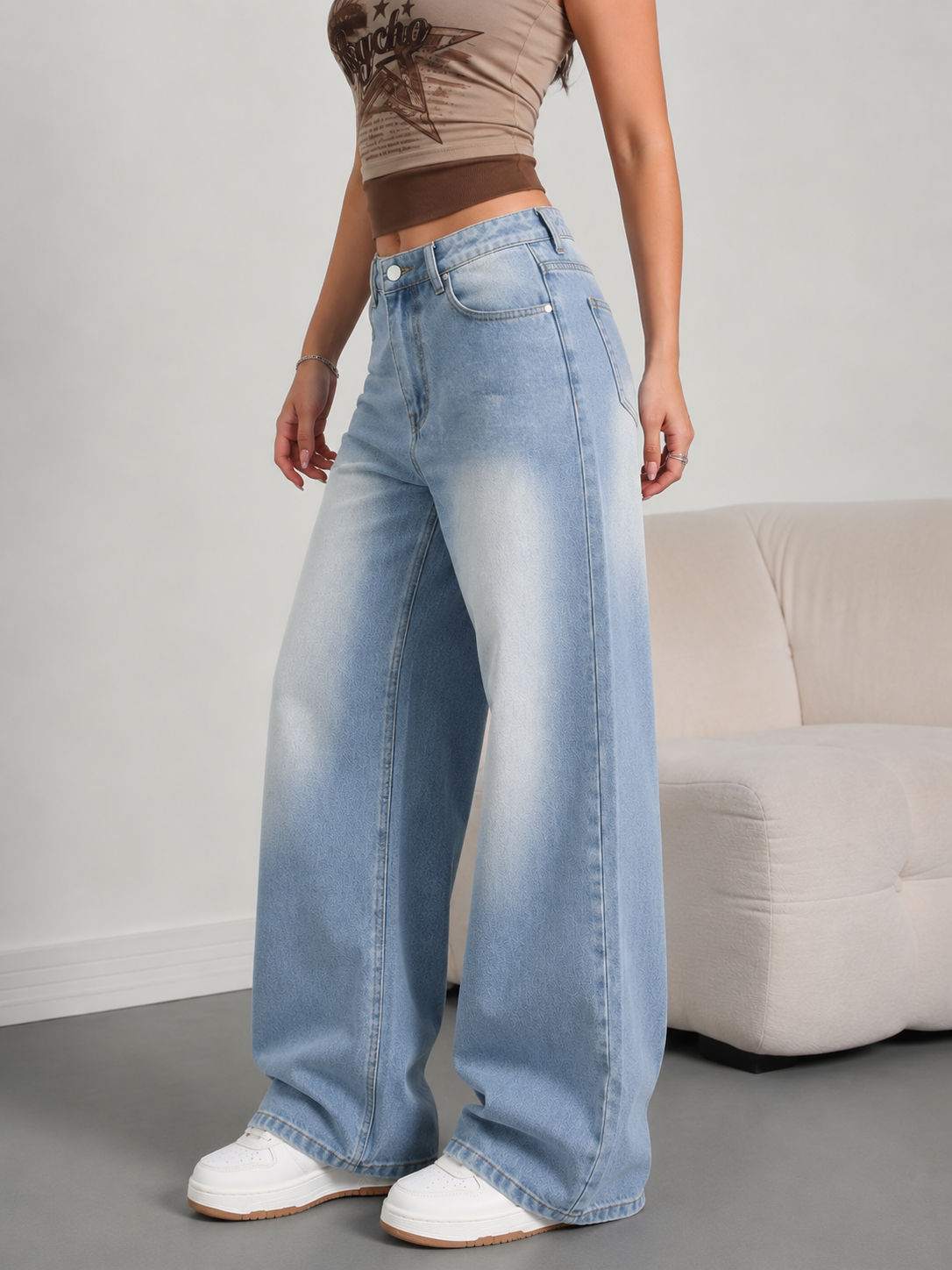 Light Washed Straight Fit Jeans